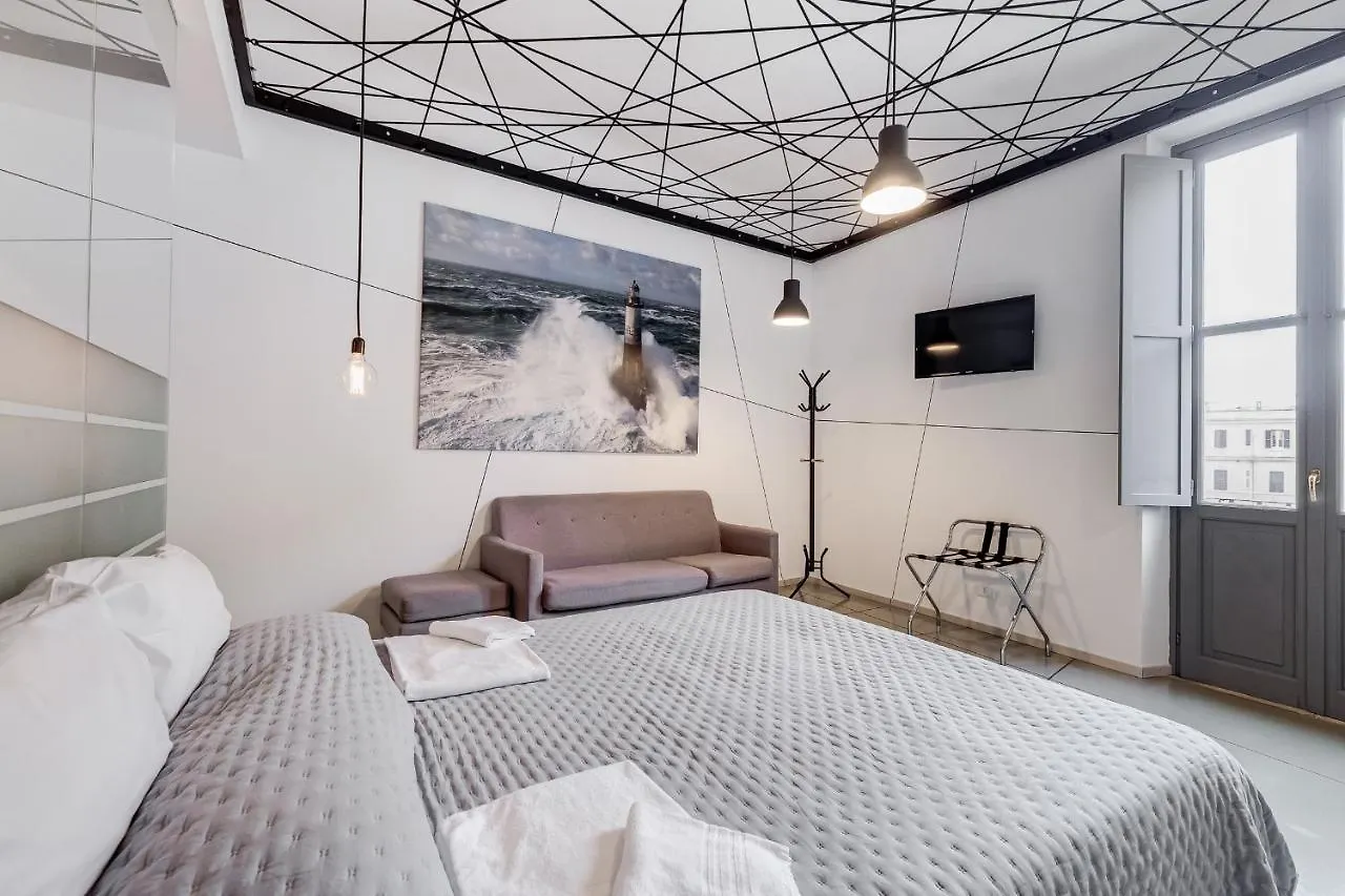 The Upper Suites Rome Couette-café