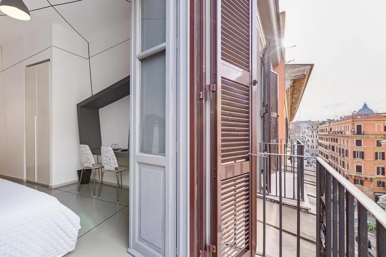 The Upper Suites Rome Couette-café